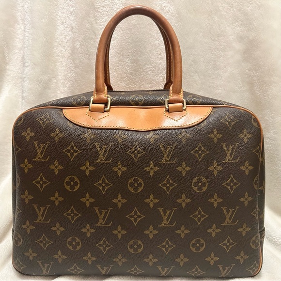 Louis Vuitton Monogram Deauville Handbag - Picture 2 of 16